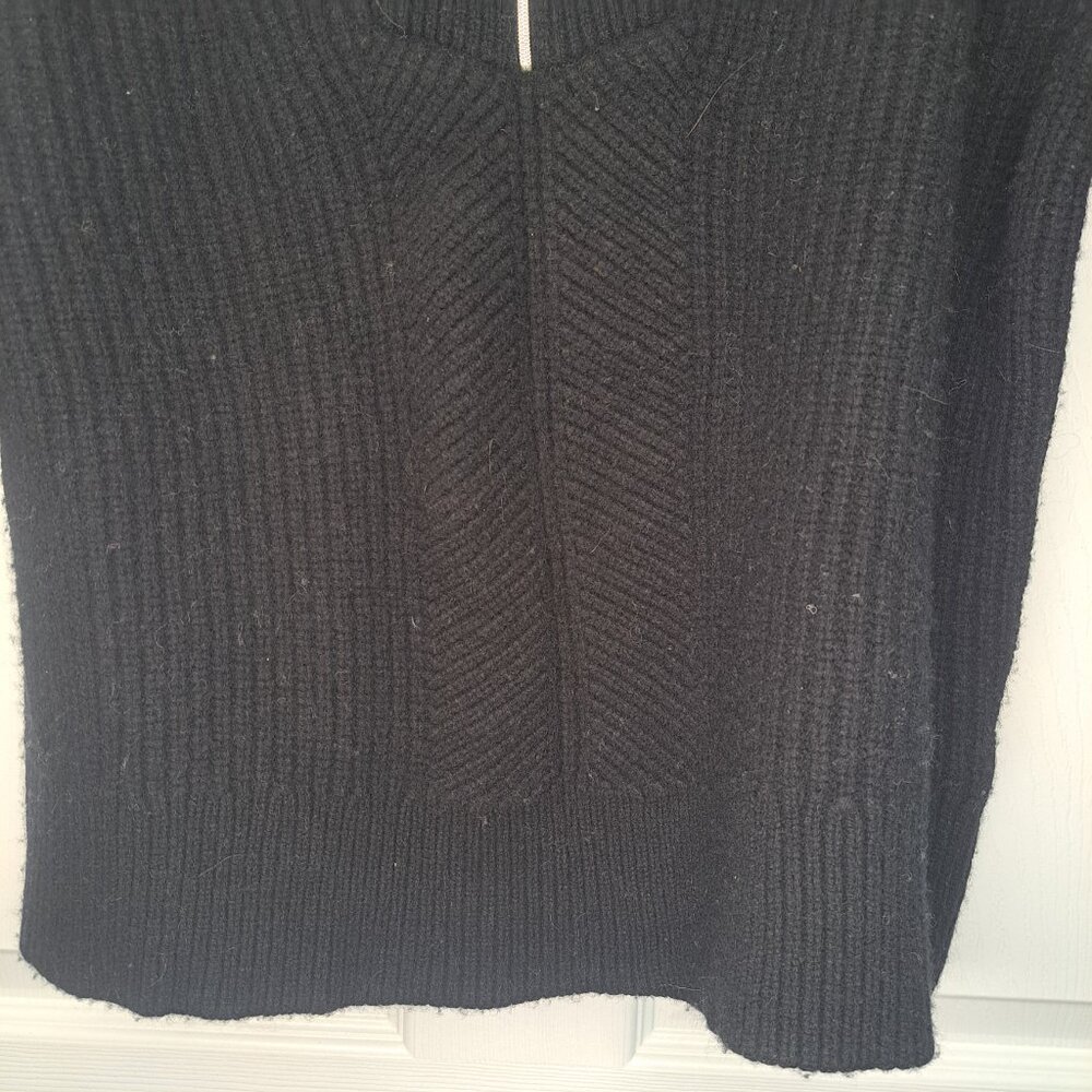 Obermeyer Limber 100% Wool 1/2 Zip Sweater Size Large - Picture 4 of 7